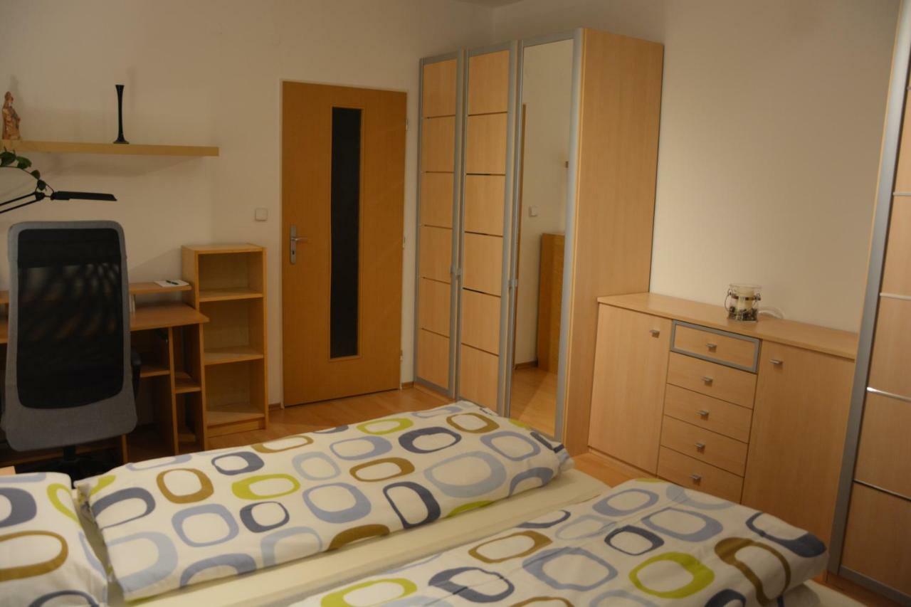 Apartman Zderadova Brünn Exterior foto