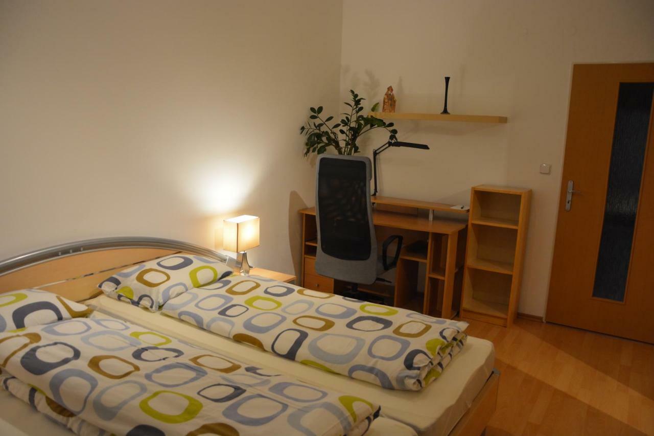 Apartman Zderadova Brünn Exterior foto