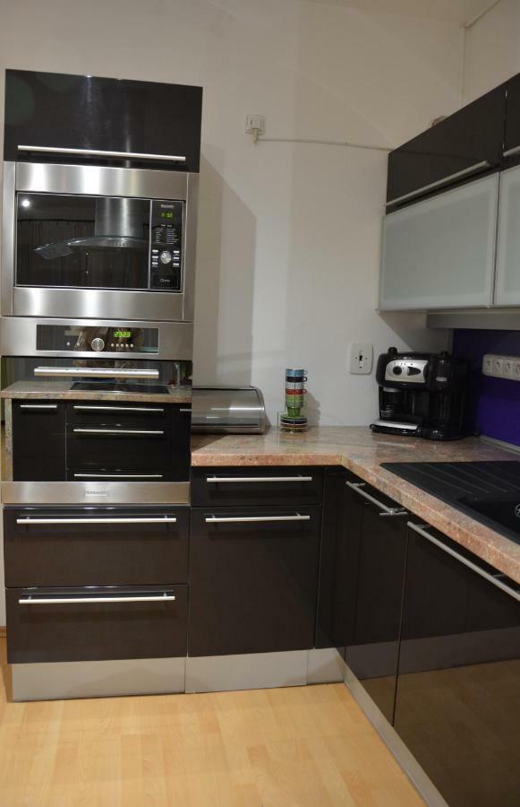 Apartman Zderadova Brünn Exterior foto