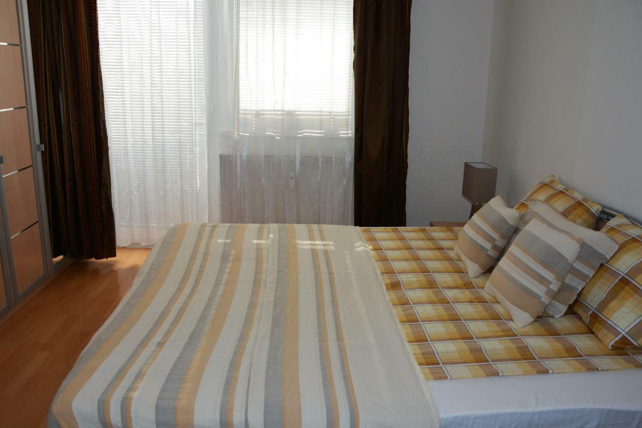 Apartman Zderadova Brünn Exterior foto